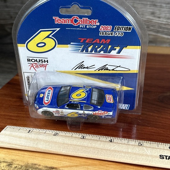 Mark Martin 1/64 #6 Kraft Foods 2003 Ford Taurus Team Caliber Pit Stop - Picture 3 of 3